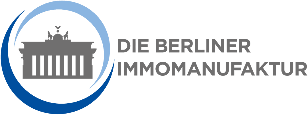 Logo der Berliner Immomanufaktur mit dem Brandenburger Tor und einem blauen Halbkreis im Hintergrund.